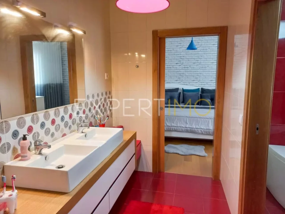 Moradia T5 para Venda em Seia, São Romão e Lapa dos Dinheiros Foto 14