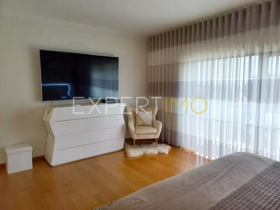 Moradia T5 para Venda em Seia, São Romão e Lapa dos Dinheiros Foto 17