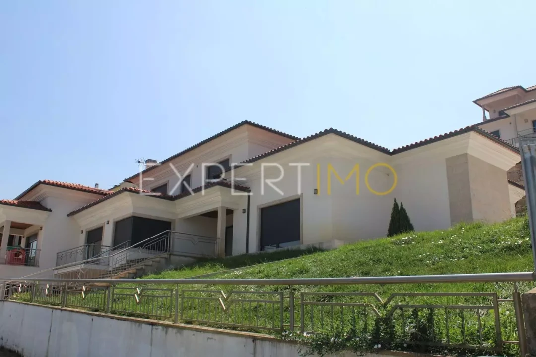 Moradia T5 para Venda em Seia, São Romão e Lapa dos Dinheiros Foto 4