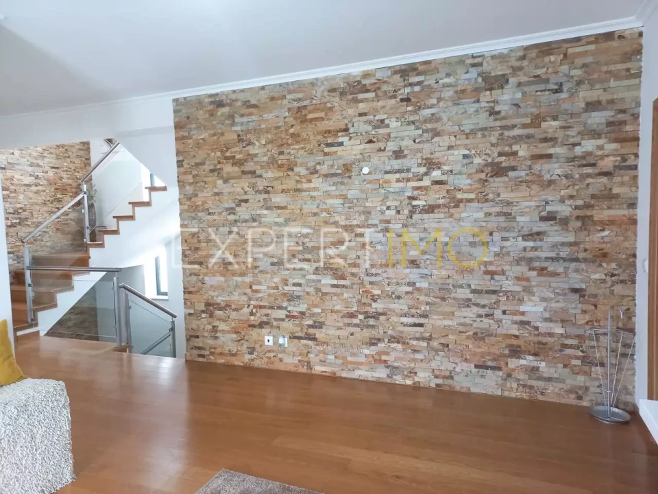 Moradia T5 para Venda em Seia, São Romão e Lapa dos Dinheiros Foto 8