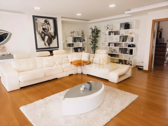 Moradia T5 para Venda em Seia, São Romão e Lapa dos Dinheiros Foto 5