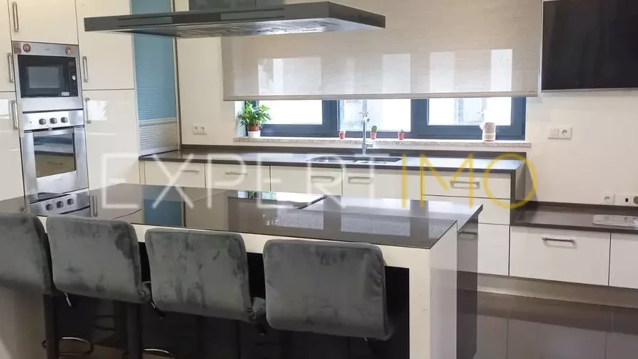 Moradia T5 para Venda em Seia, São Romão e Lapa dos Dinheiros