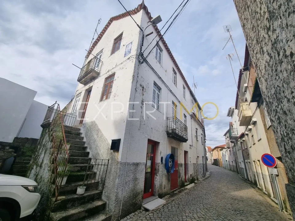 Moradia T2 para Venda em Melo e Nabais Foto 3