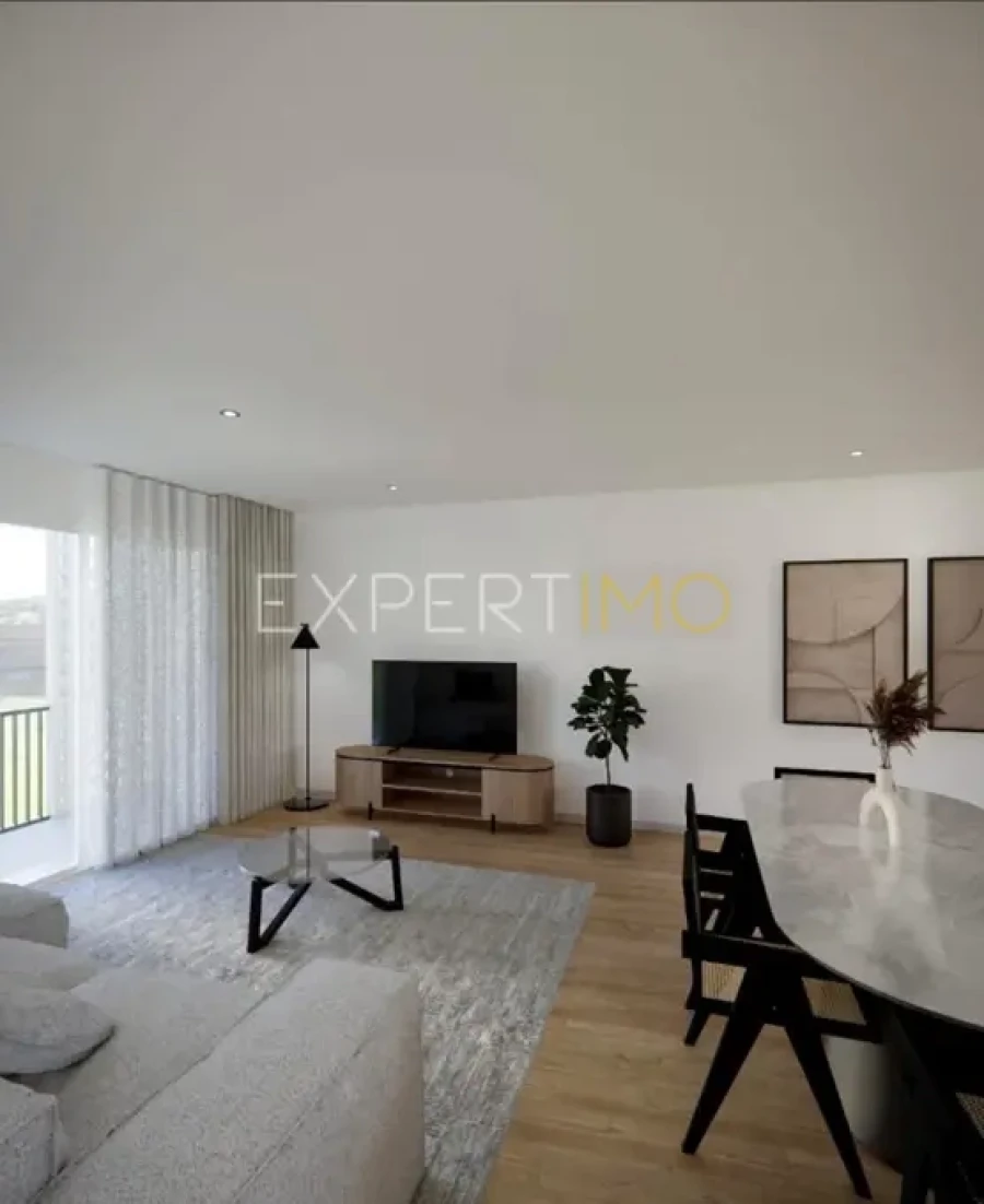 Apartamento T0 para Venda em Sé, Santa Maria e Meixedo Foto 2