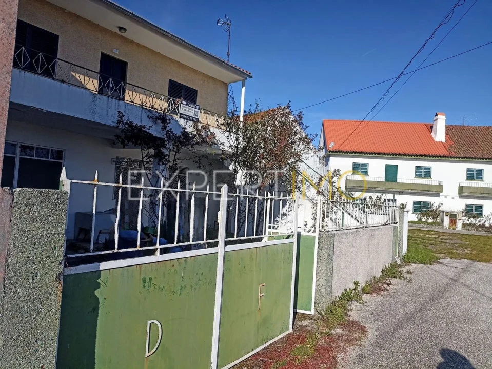 Moradia T3 para Venda em Pega Foto 1
