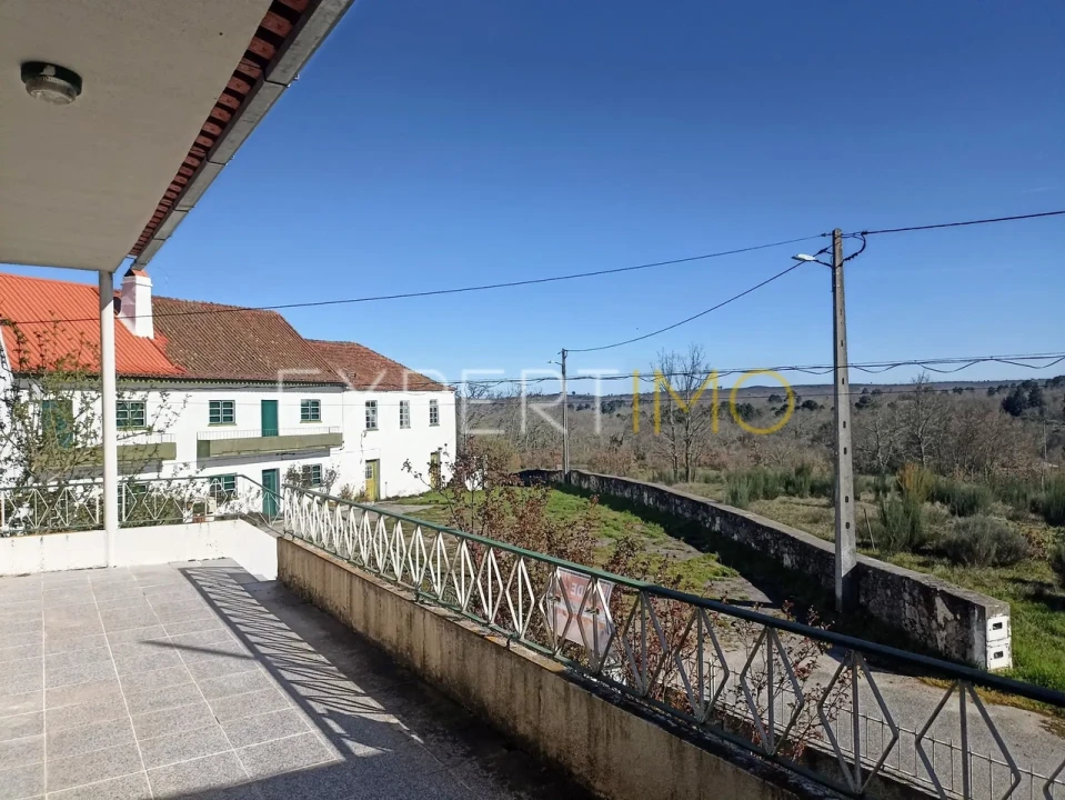 Moradia T3 para Venda em Pega Foto 29