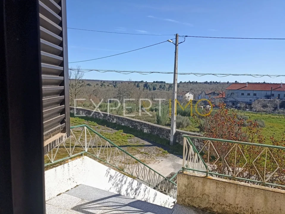 Moradia T3 para Venda em Pega Foto 34