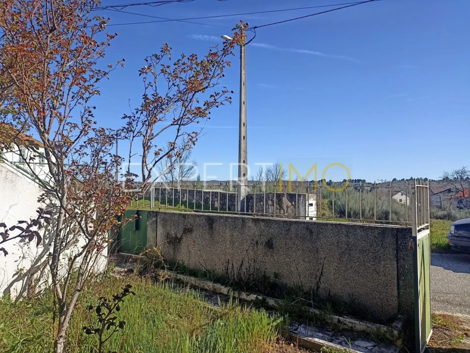 Moradia T3 para Venda em Pega Foto 43