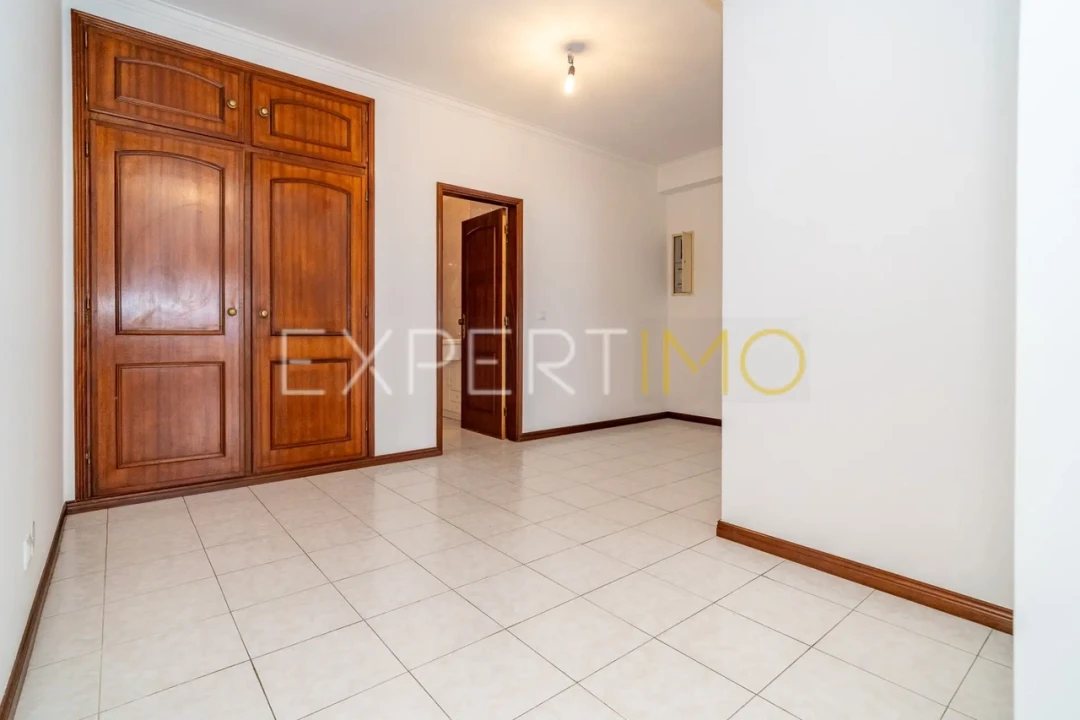Apartamento T3 para Venda em Buarcos Foto 11