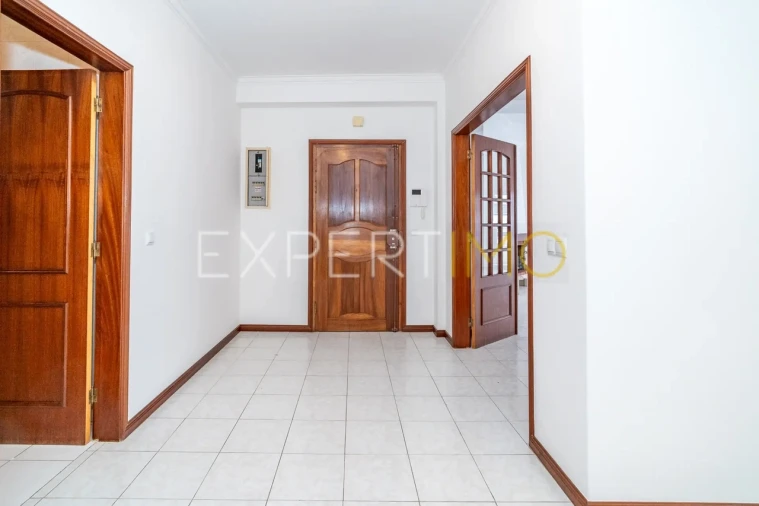 Apartamento T3 para Venda em Buarcos Foto 3