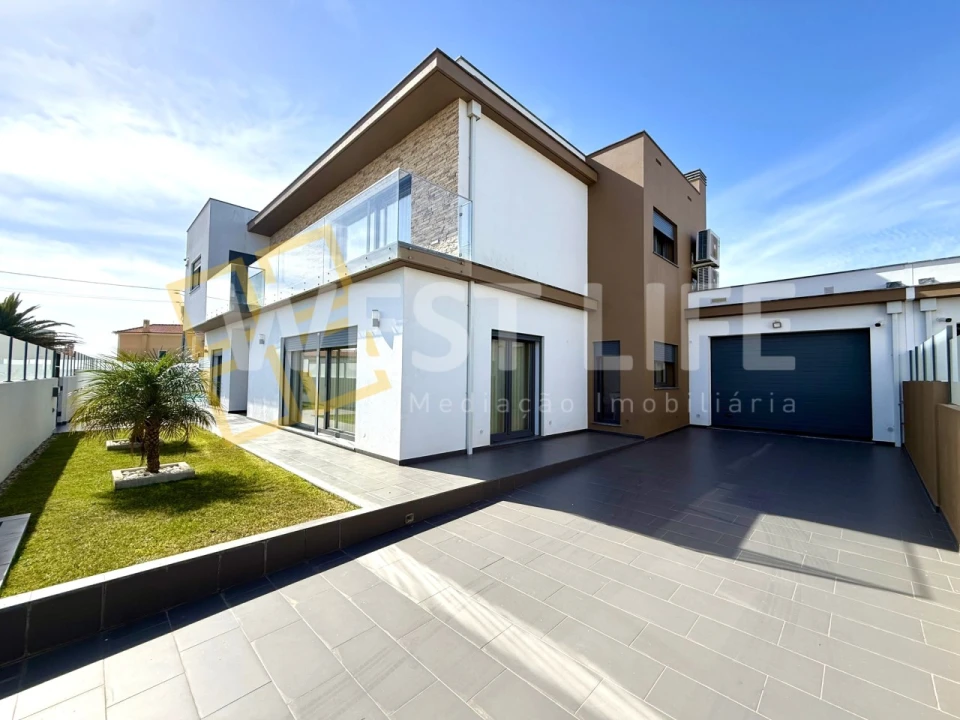 Moradia T4 para Venda em Silveira Foto 1