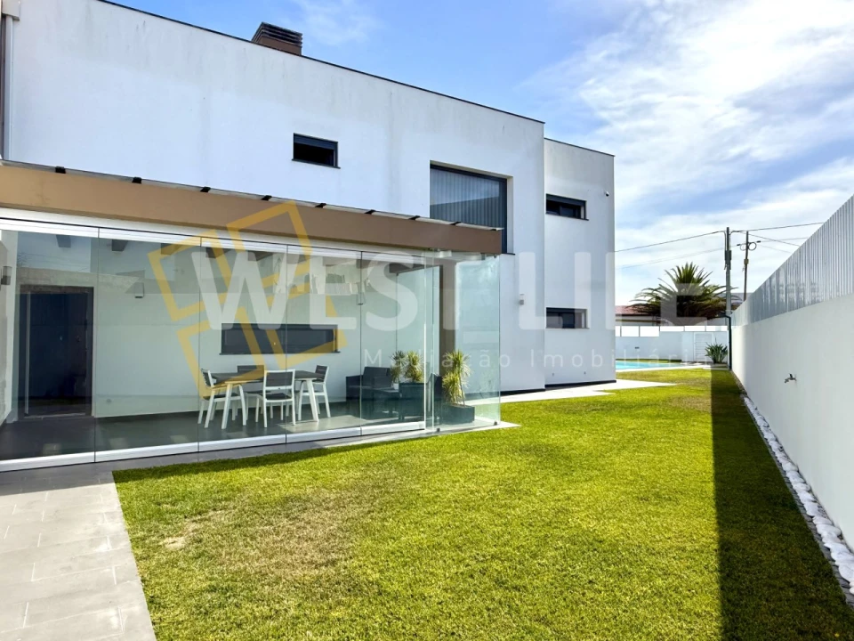 Moradia T4 para Venda em Silveira Foto 3