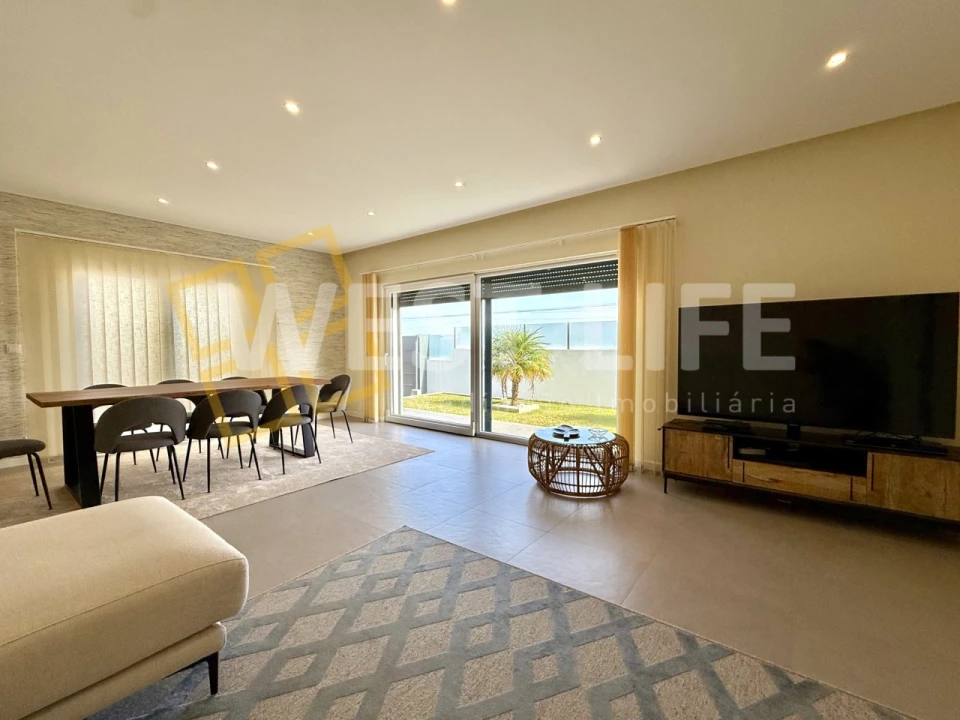 Moradia T4 para Venda em Silveira Foto 6