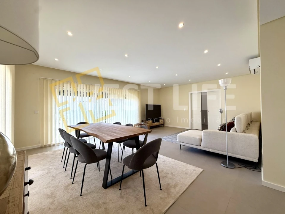 Moradia T4 para Venda em Silveira Foto 7