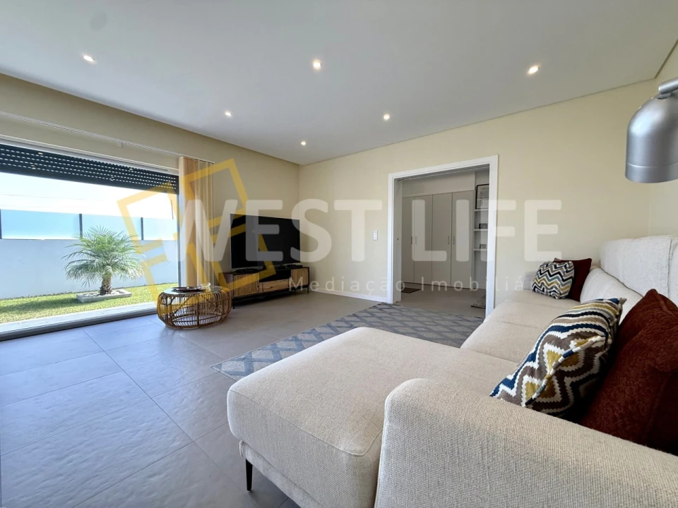 Moradia T4 para Venda em Silveira Foto 8