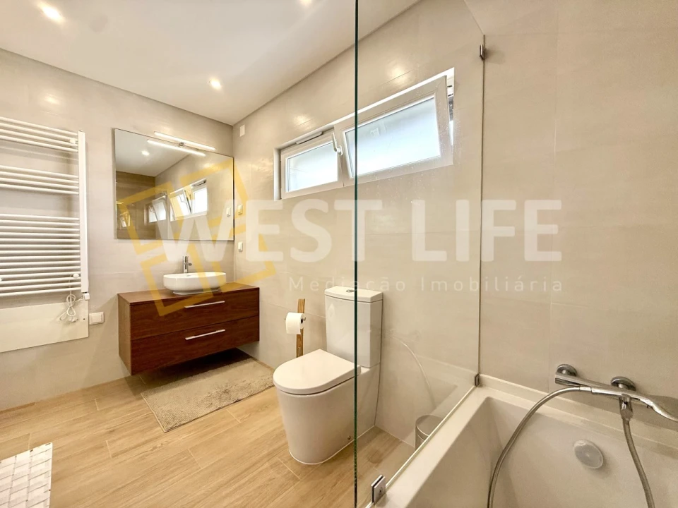 Moradia T4 para Venda em Silveira Foto 30