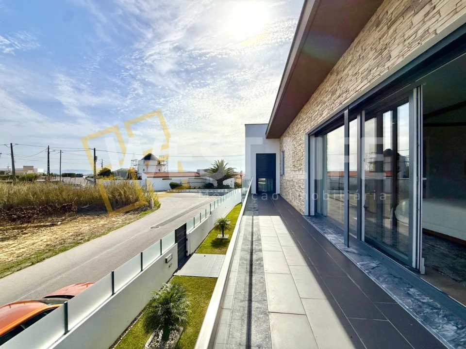 Moradia T4 para Venda em Silveira Foto 32