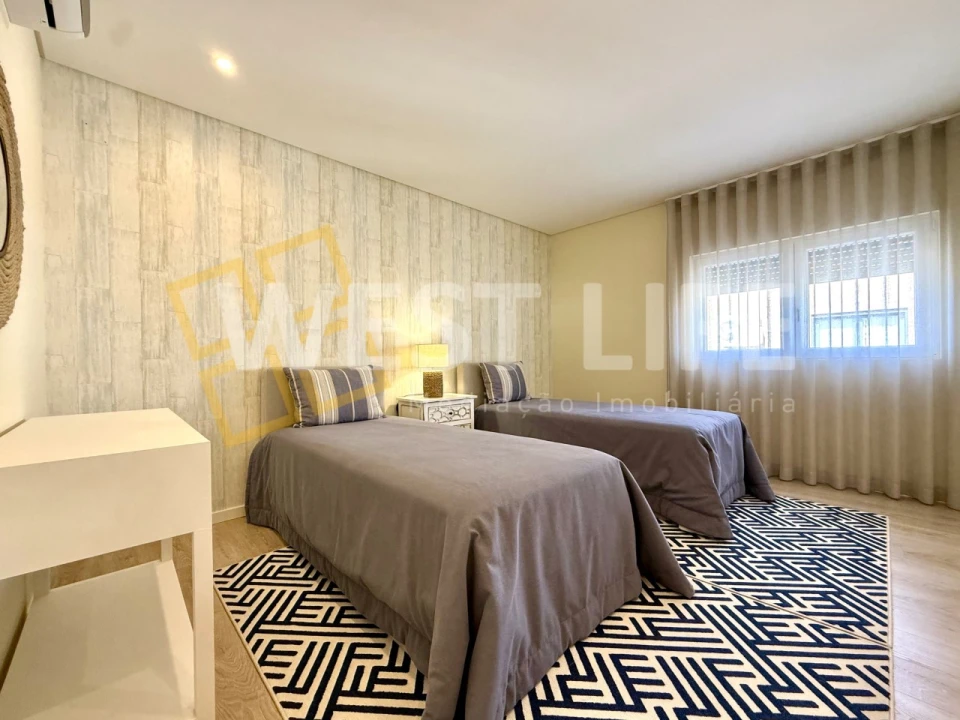 Moradia T4 para Venda em Silveira Foto 33