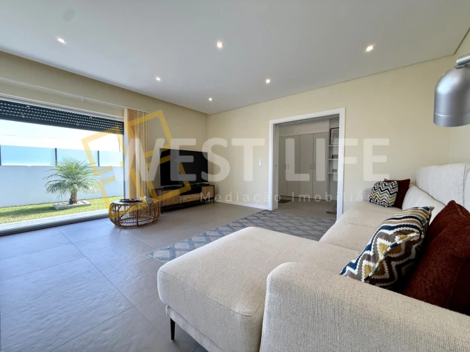 Moradia T4 para Venda em Silveira Foto 8