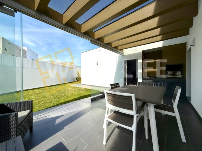 Moradia T4 para Venda em Silveira Foto 13