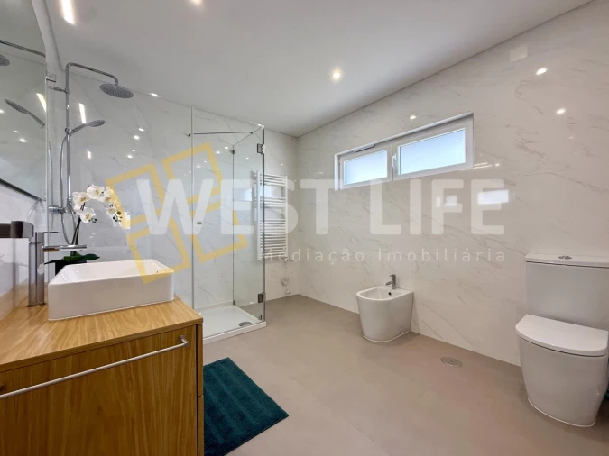 Moradia T4 para Venda em Silveira Foto 17