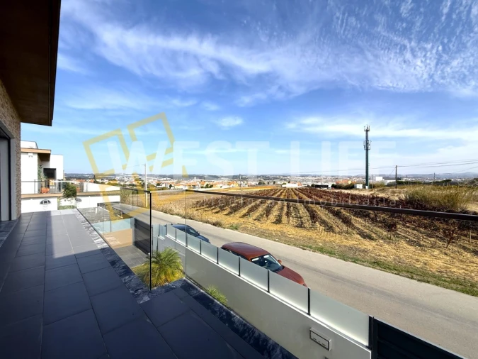 Moradia T4 para Venda em Silveira Foto 37