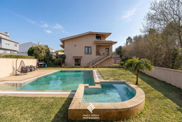 Moradia T3 para Venda em Avintes Foto 1