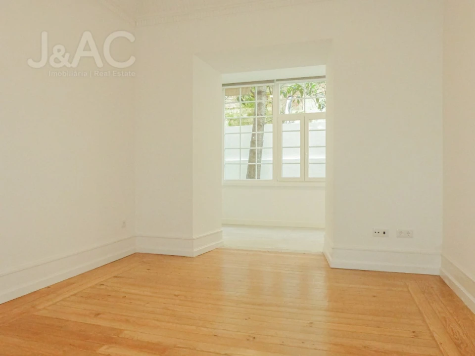 Apartamento T3 para Arrendamento em Avenidas Novas Foto 2