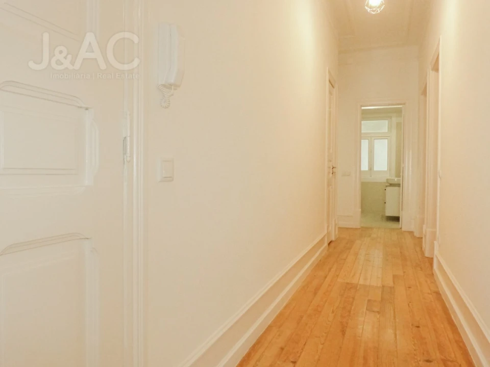 Apartamento T3 para Arrendamento em Avenidas Novas Foto 7