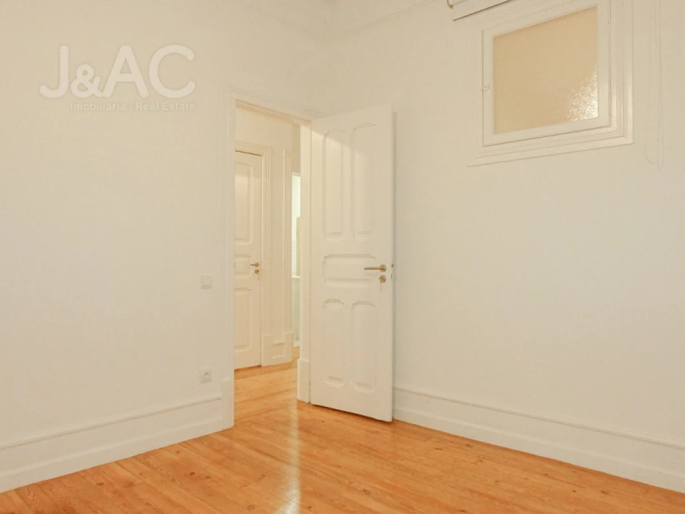 Apartamento T3 para Arrendamento em Avenidas Novas Foto 18