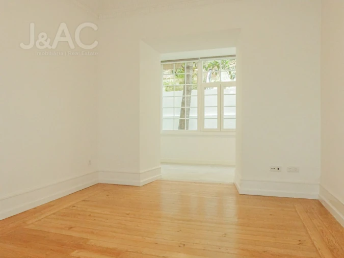 Apartamento T3 para Arrendamento em Avenidas Novas Foto 2