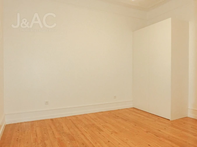 Apartamento T3 para Arrendamento em Avenidas Novas Foto 17