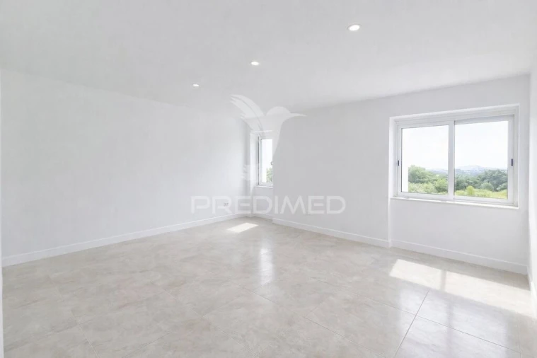 Apartamento T2 para Venda em Carregado e Cadafais Foto 2