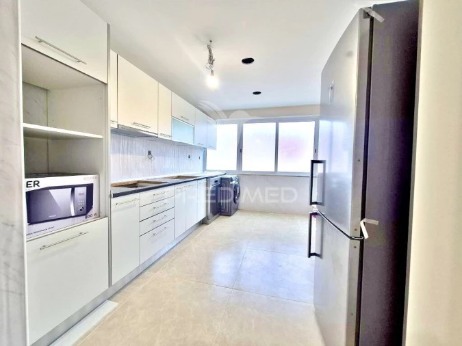 Apartamento T2 para Venda em Carregado e Cadafais Foto 6