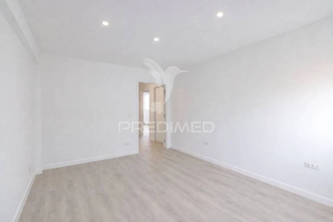 Apartamento T2 para Venda em Carregado e Cadafais Foto 3