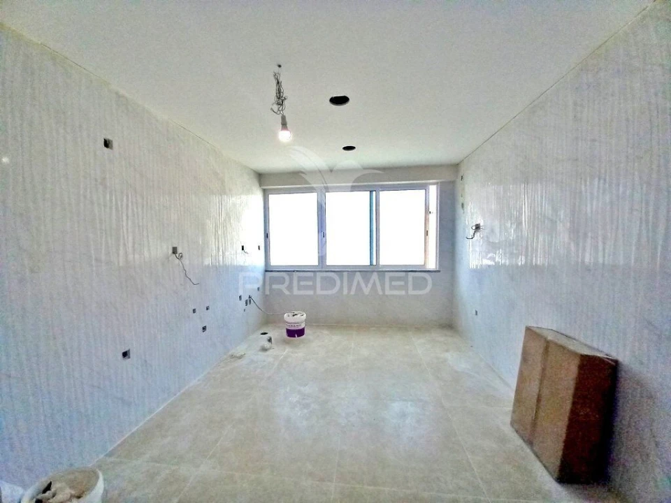 Apartamento T2 para Venda em Carregado e Cadafais Foto 18