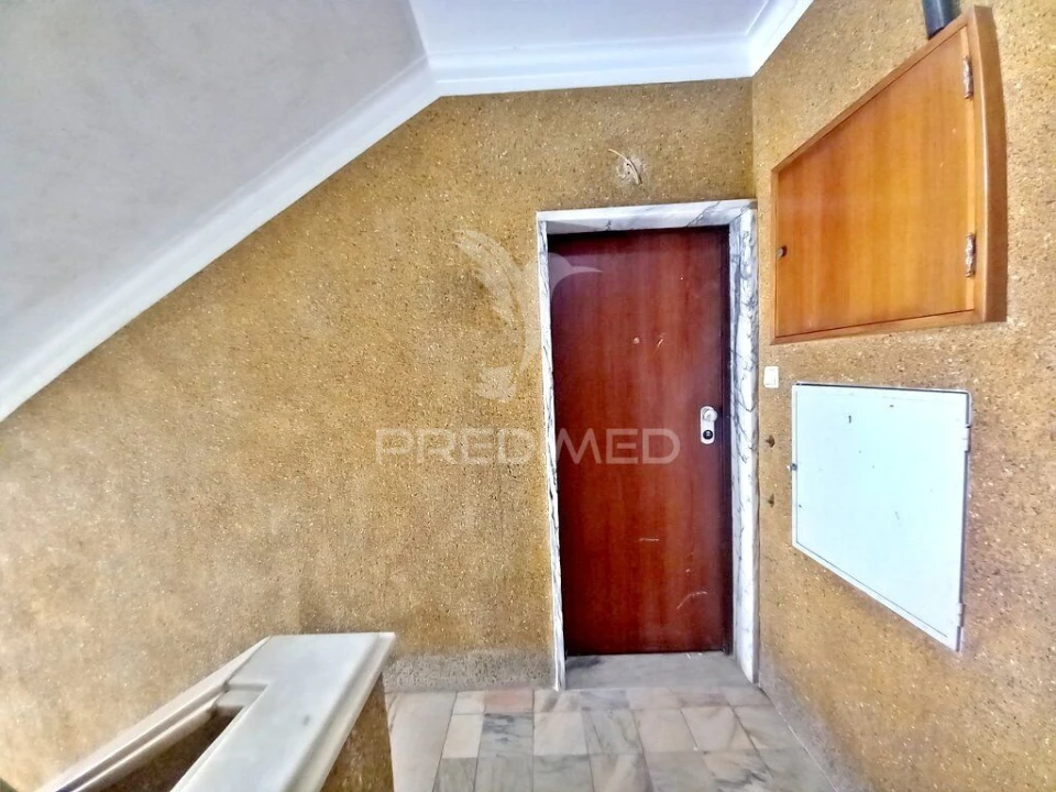 Apartamento T2 para Venda em Carregado e Cadafais Foto 13