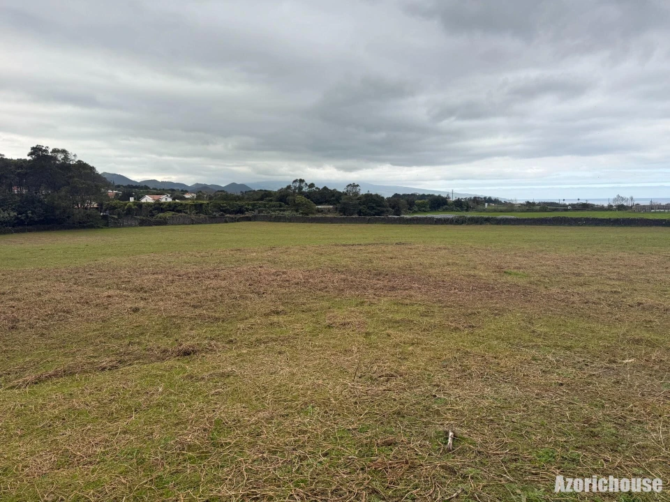 Terreno para Venda em Rabo de Peixe Foto 9