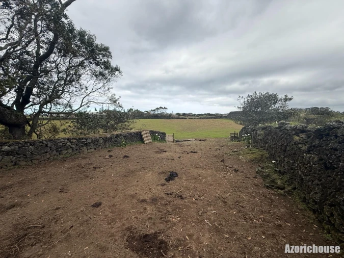 Terreno para Venda em Rabo de Peixe Foto 4