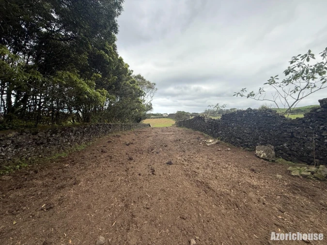 Terreno para Venda em Rabo de Peixe Foto 3