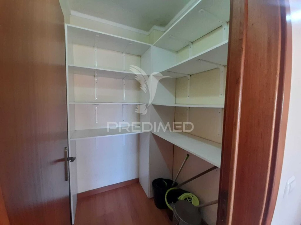 Apartamento T2 para Venda em Queluz e Belas Foto 16
