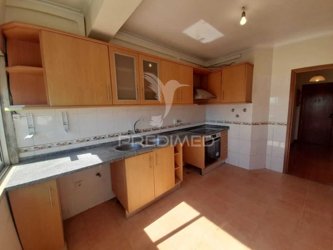 Apartamento T2 para Venda em Queluz e Belas Foto 3