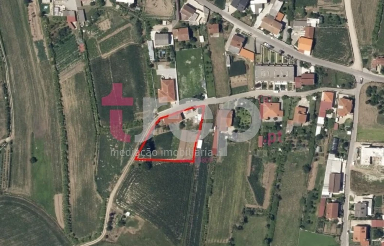 Moradia T3 para Venda em Airo Foto 5