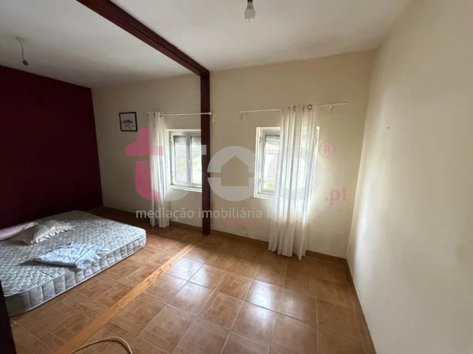 Moradia T3 para Venda em Airo Foto 4