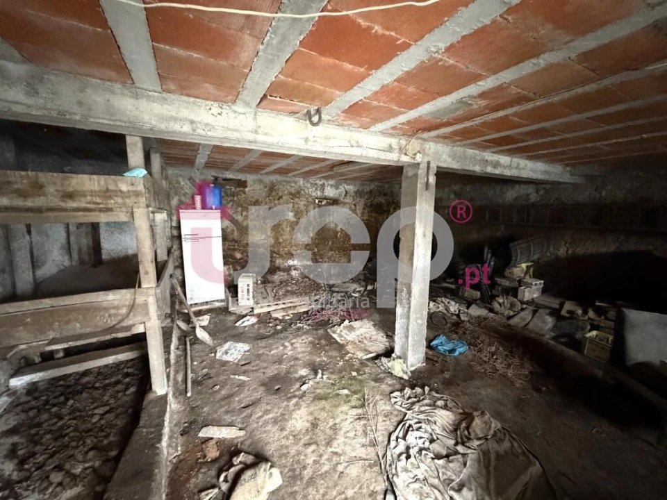 Moradia T3 para Venda em Airo Foto 8