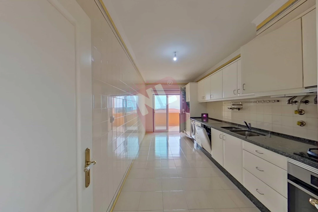 Apartamento T3 para Arrendamento em Carcavelos e Parede Foto 7