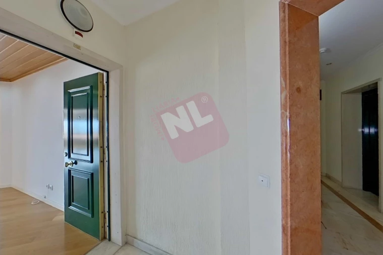 Apartamento T3 para Arrendamento em Carcavelos e Parede Foto 2