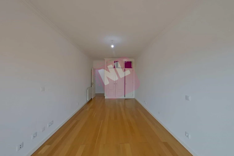 Apartamento T3 para Arrendamento em Carcavelos e Parede Foto 22