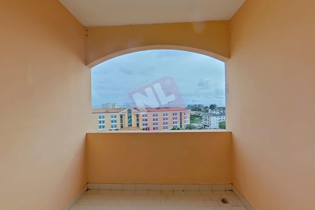 Apartamento T3 para Arrendamento em Carcavelos e Parede Foto 10