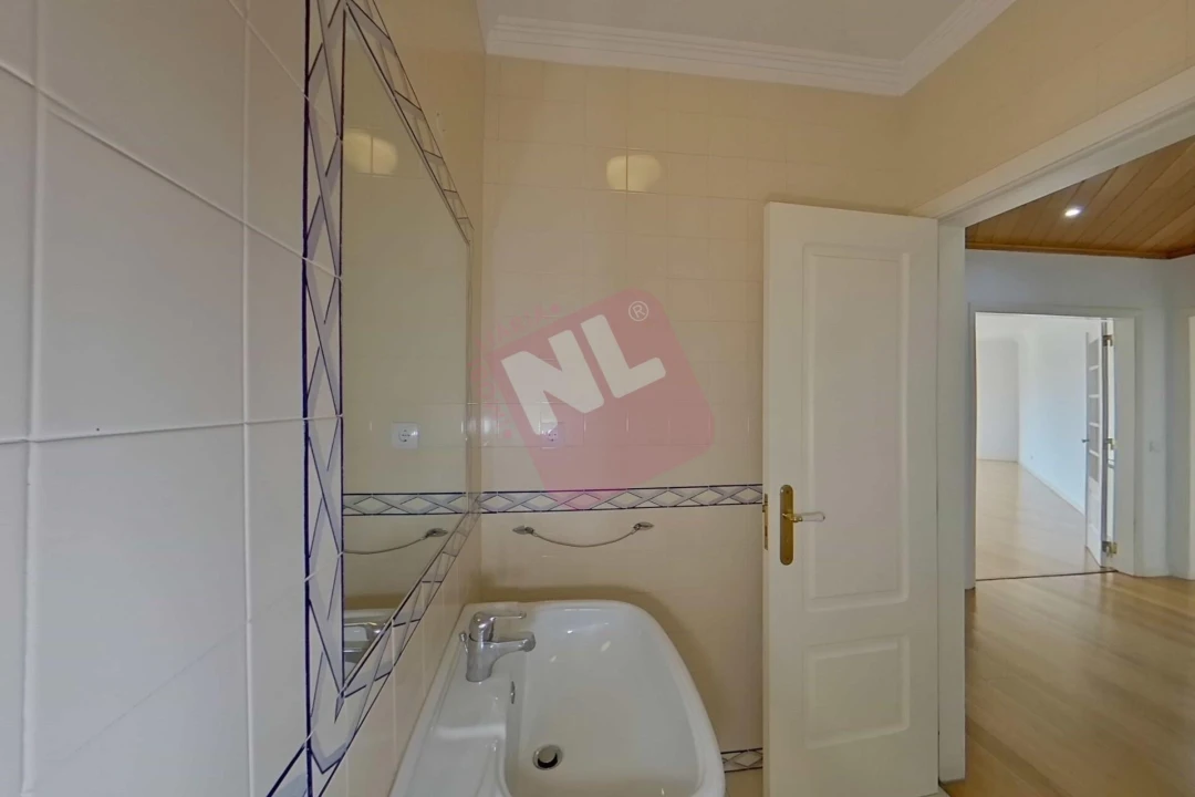 Apartamento T3 para Arrendamento em Carcavelos e Parede Foto 6